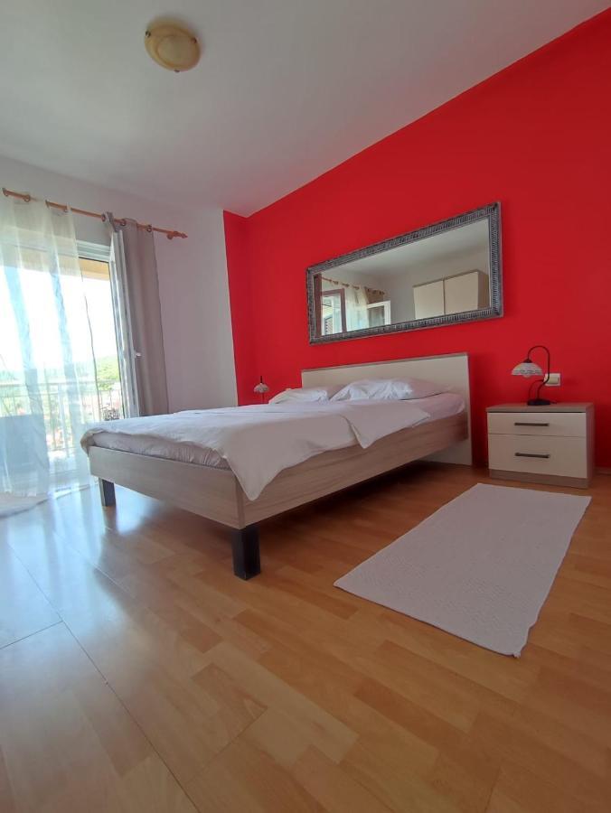 Apartments Laus زافالاتيكا المظهر الخارجي الصورة
