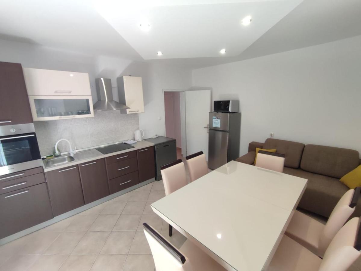 Apartments Laus زافالاتيكا المظهر الخارجي الصورة