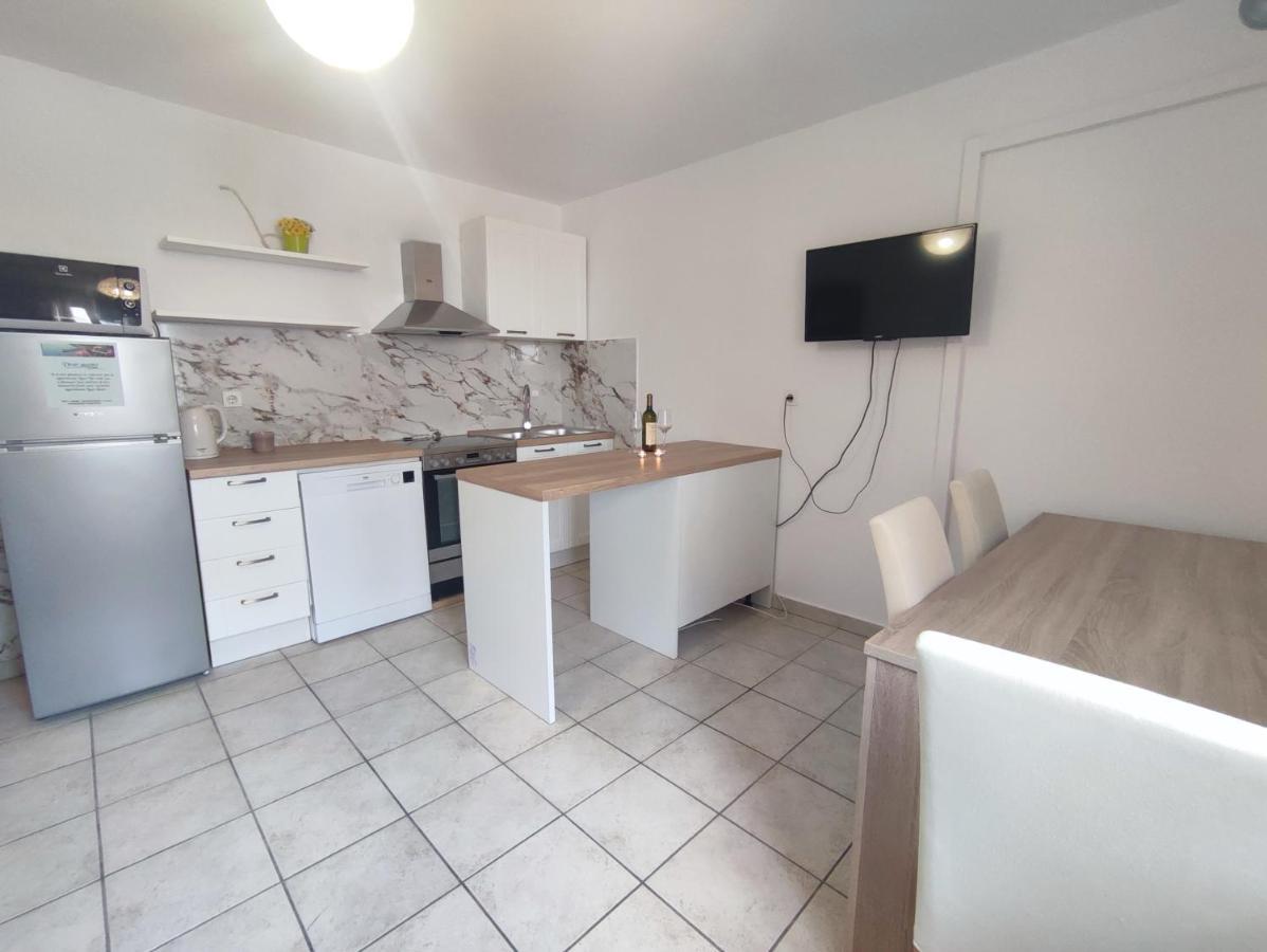 Apartments Laus زافالاتيكا المظهر الخارجي الصورة
