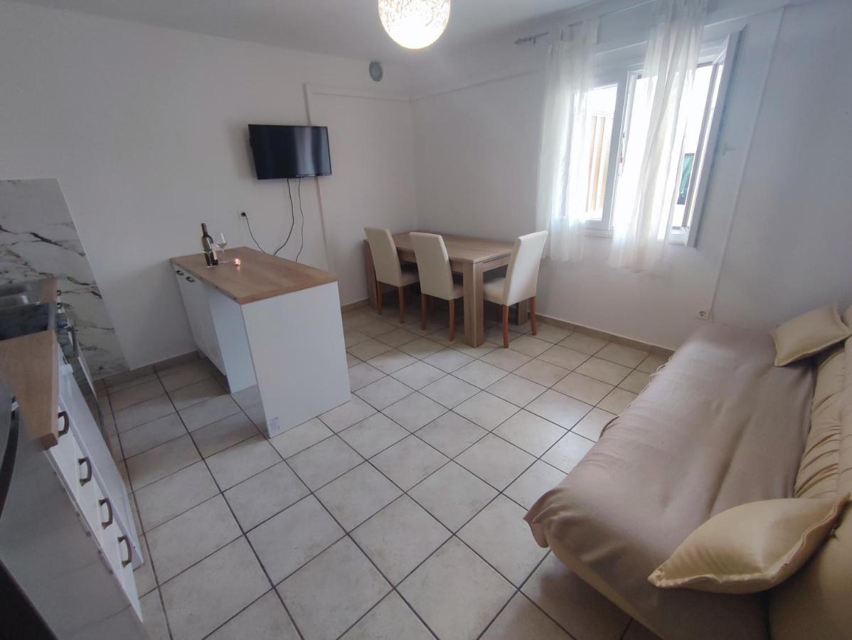 Apartments Laus زافالاتيكا المظهر الخارجي الصورة