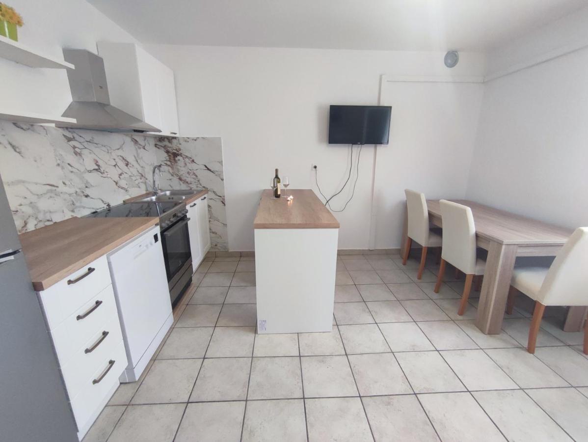 Apartments Laus زافالاتيكا المظهر الخارجي الصورة