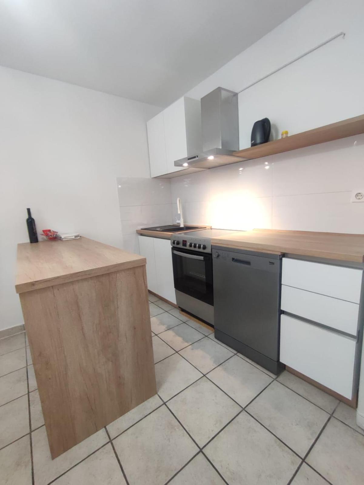 Apartments Laus زافالاتيكا المظهر الخارجي الصورة