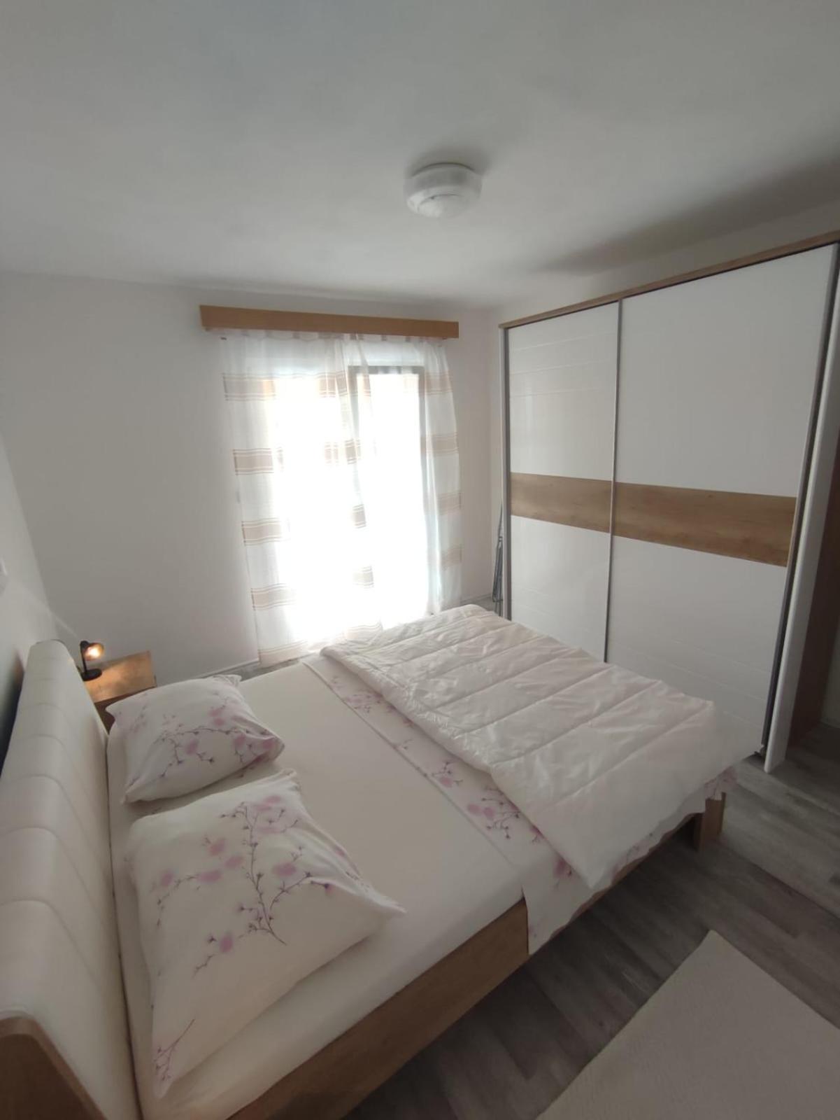 Apartments Laus زافالاتيكا المظهر الخارجي الصورة