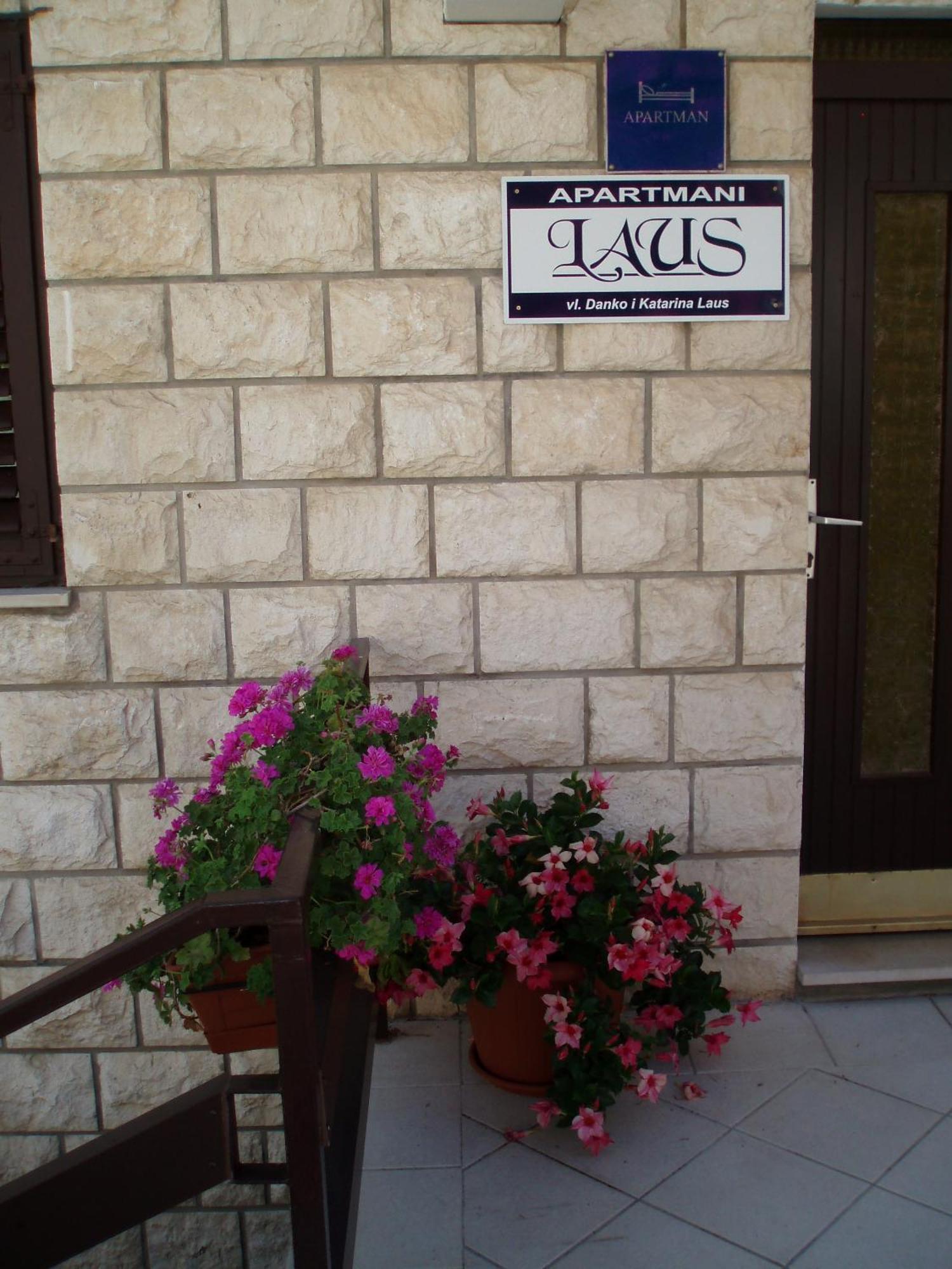 Apartments Laus زافالاتيكا المظهر الخارجي الصورة